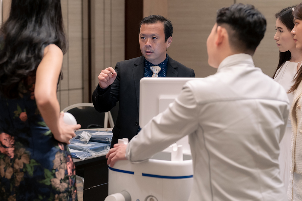 CoolSculpting Elite Launch in Bangkok Speaker Dr. Terence Tan Singapore Break Out Session